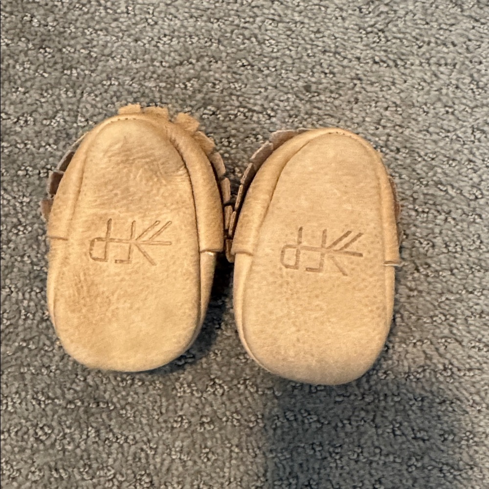 Freshly Picked Leather Tan Baby Moccasins - Picture 2 of 2